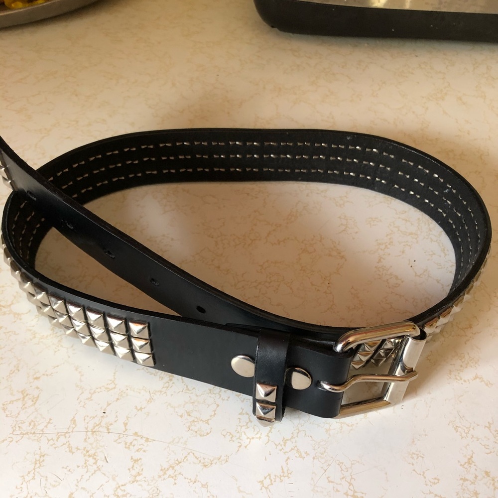 Hot topic studded belt